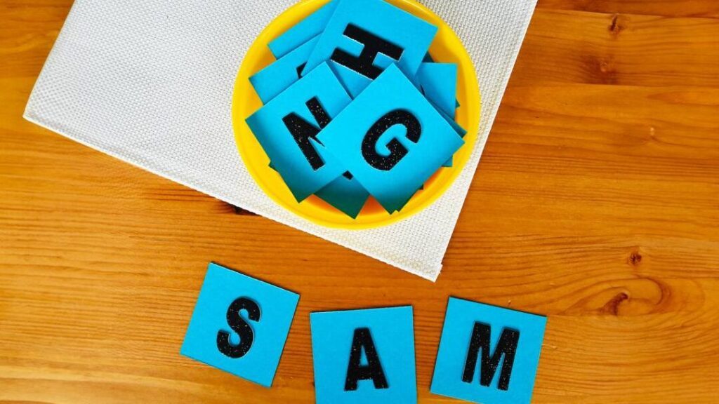 Fabriquer ses lettres rugueuses Montessori : le guide DIY